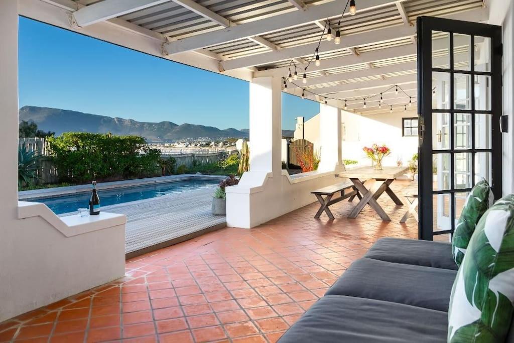 Waves, Kommetjie Bliss Villa *