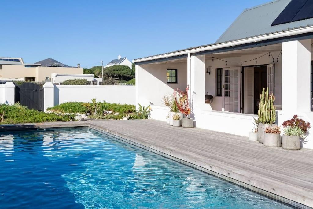 Villa Waves, Kommetjie Bliss