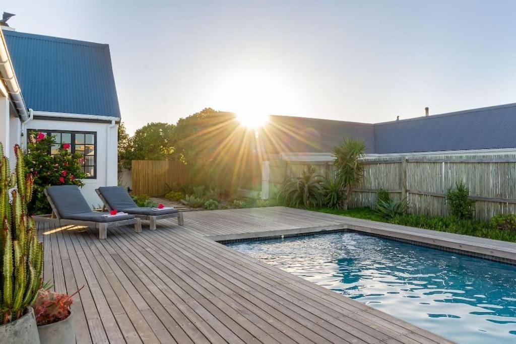 Villa Waves, Kommetjie Bliss *