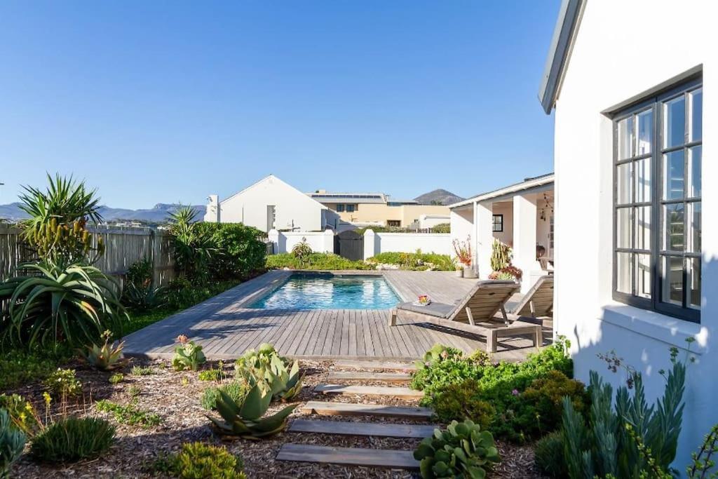 Waves, Kommetjie Bliss Villa